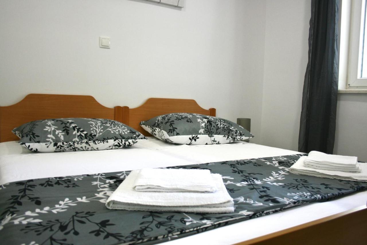 Apartments Antea Трогір Екстер'єр фото